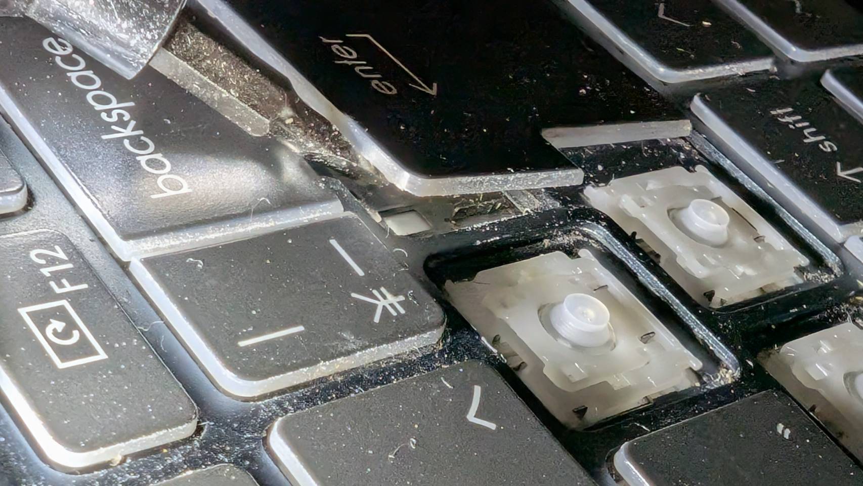 ノートPCの薄いキーキャップの外し方【お手入れレポート】 #Keyboard