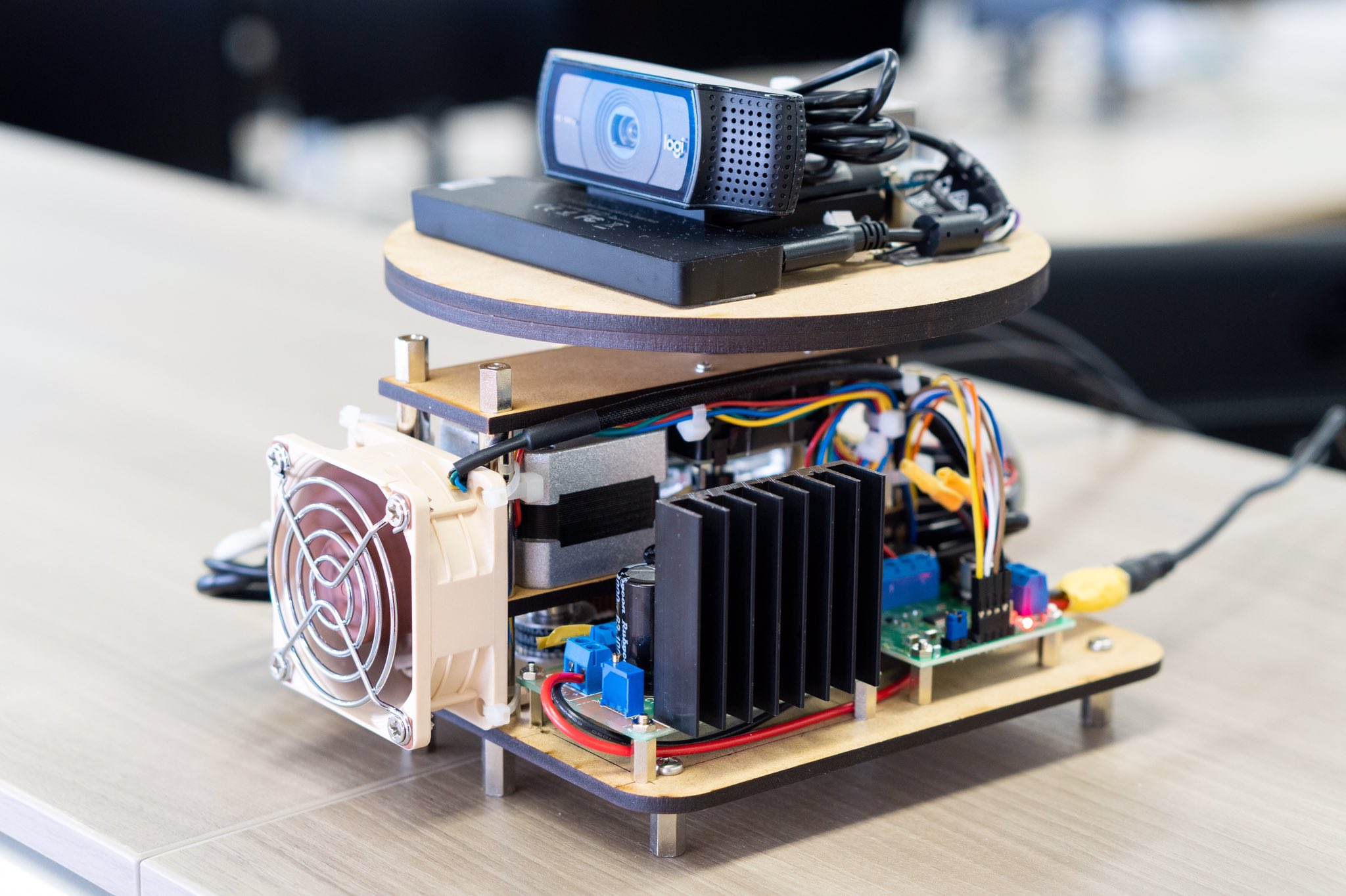 Raspberry Pi と Arduino で作る360度回転リモートワークカメラ