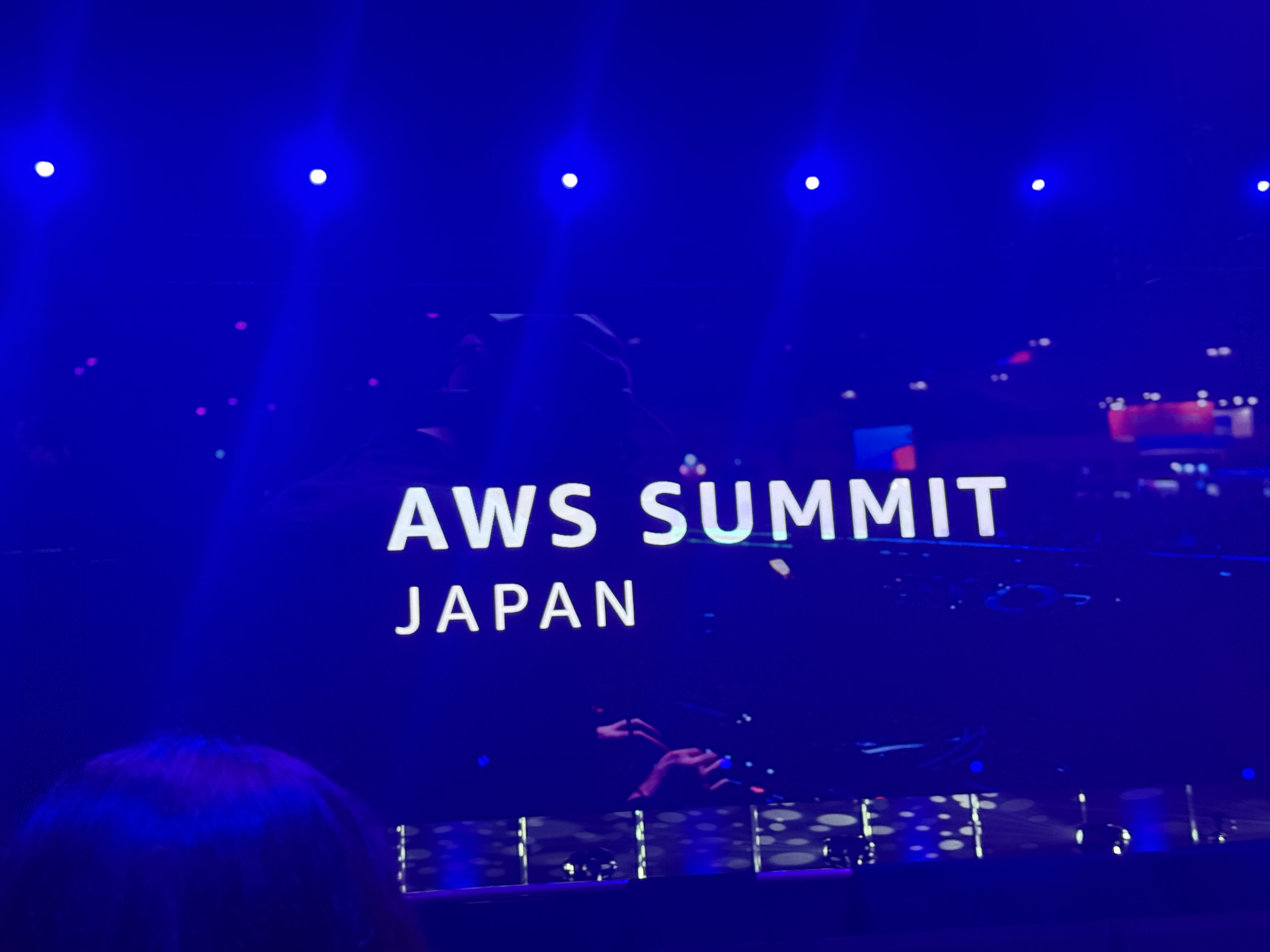 AWS Summit Japan 2025 全冠者対象 ジャケット Lサイズ AWS Summit Japan 2025 全冠者対象 ジャンパー XL - メルカリ